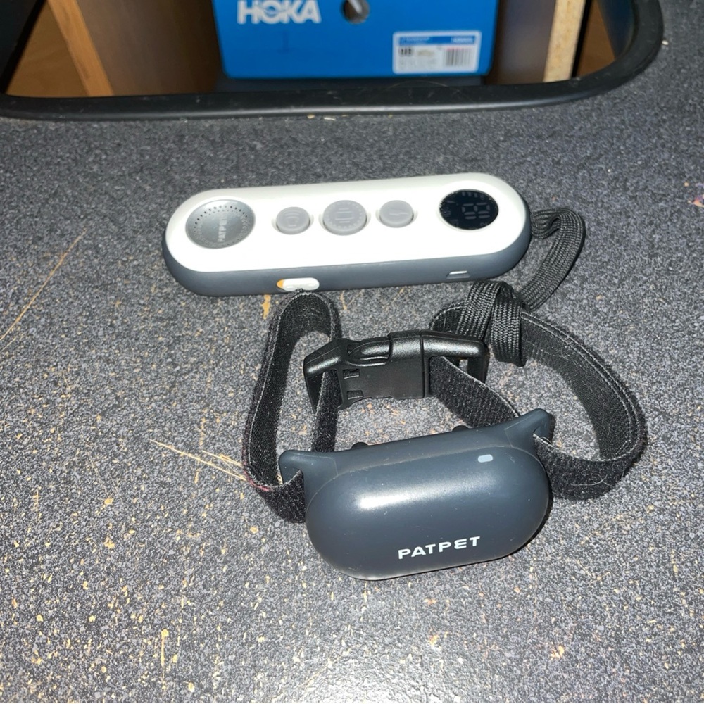 Patpet Dog Training Collar Model 680 Black and White.